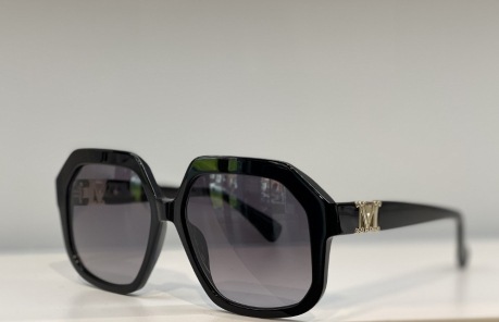 Солнцезащитные очки Max Mara 0056 01B 57